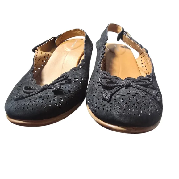 Easy Spirit Size 9.5 Scalloped Edge Black Wedge Sandals - Scuffed Heels No Box - Picture 3 of 9